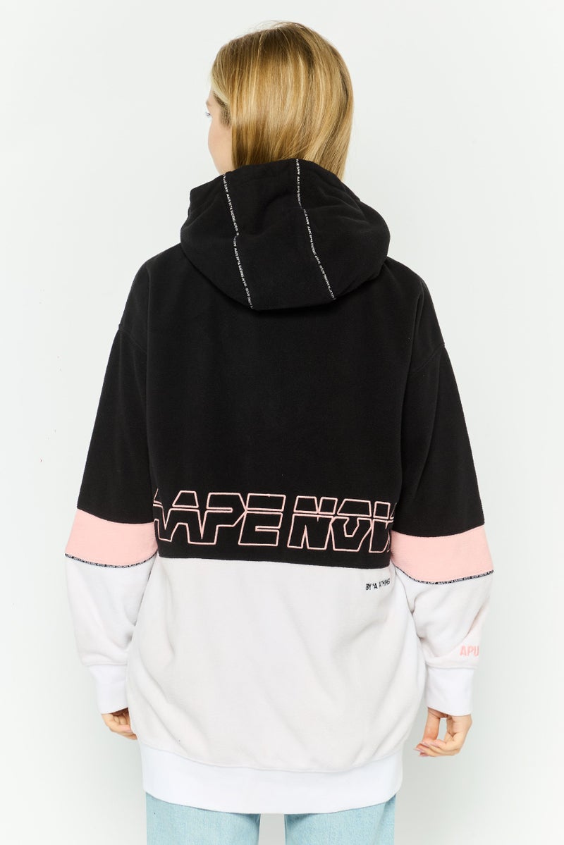 Aape By A Bathing Ape سويت شيرت نسائي بقلنسوة مزين بشعار مطرز بأكمام طويلة، مجموعة سوداء - Image 2